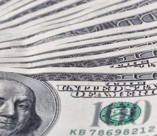 Dollar Goes Down with Sluggish U.S. Economic Recovery